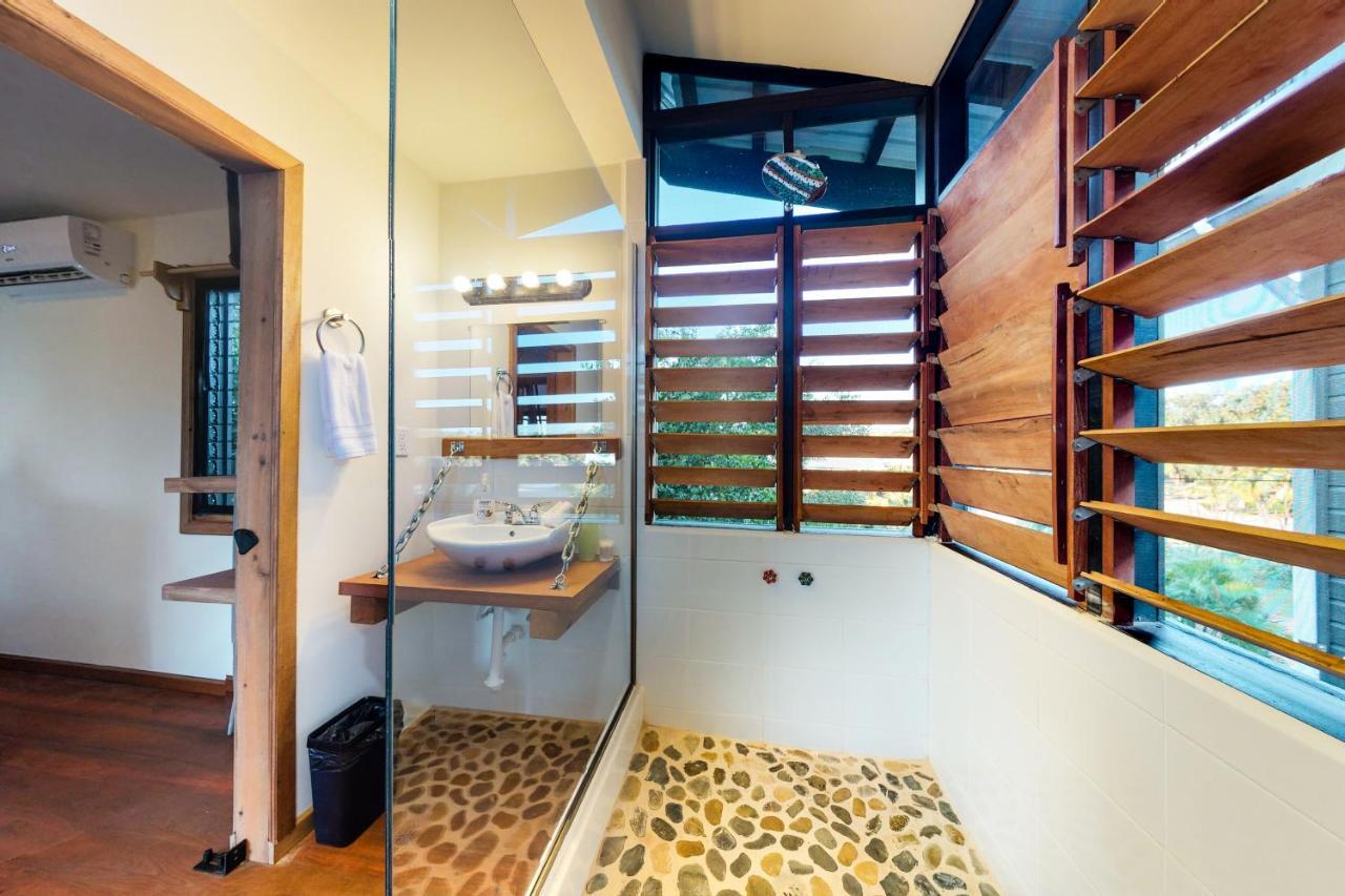 Inn The Trees Cabanas Placencia Ngoại thất bức ảnh